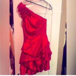Elegant Red One-Shoulder Prom Dress